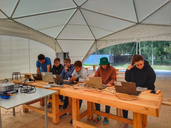 Групповые занятия в IT-лагере АйДаКемп